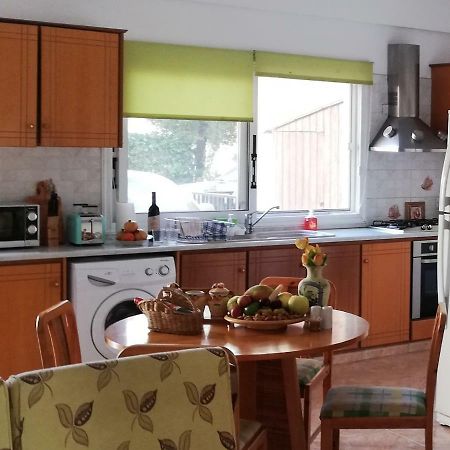 Chriselina Gottage Apartment Paphos Bagian luar foto