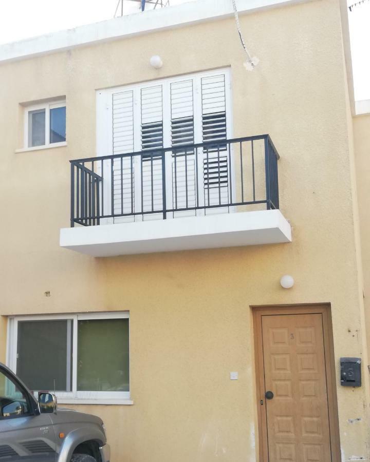Chriselina Gottage Apartment Paphos Bagian luar foto